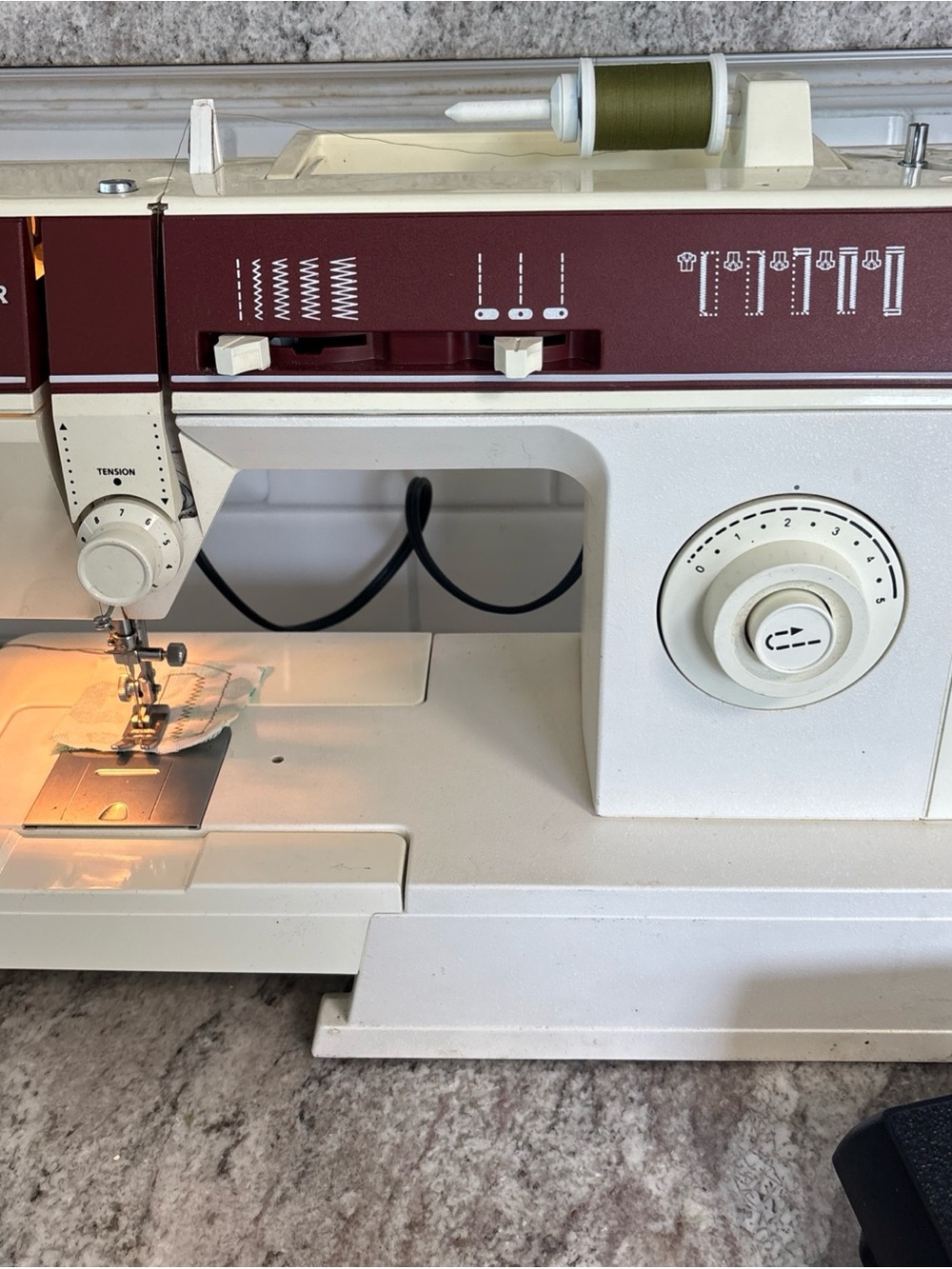 SINGER 4514C Sewing Machine - Zigzag Free Arm - 17 Functions, Accessories Tested